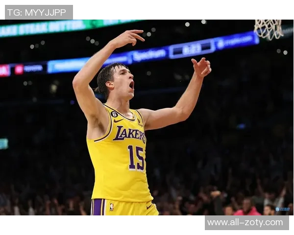 小波特半场精彩表现9投5中贡献13分5板4助攻正负值高达14 小波特半场精彩表现9投5中贡献13分5板4助攻正负值高达14